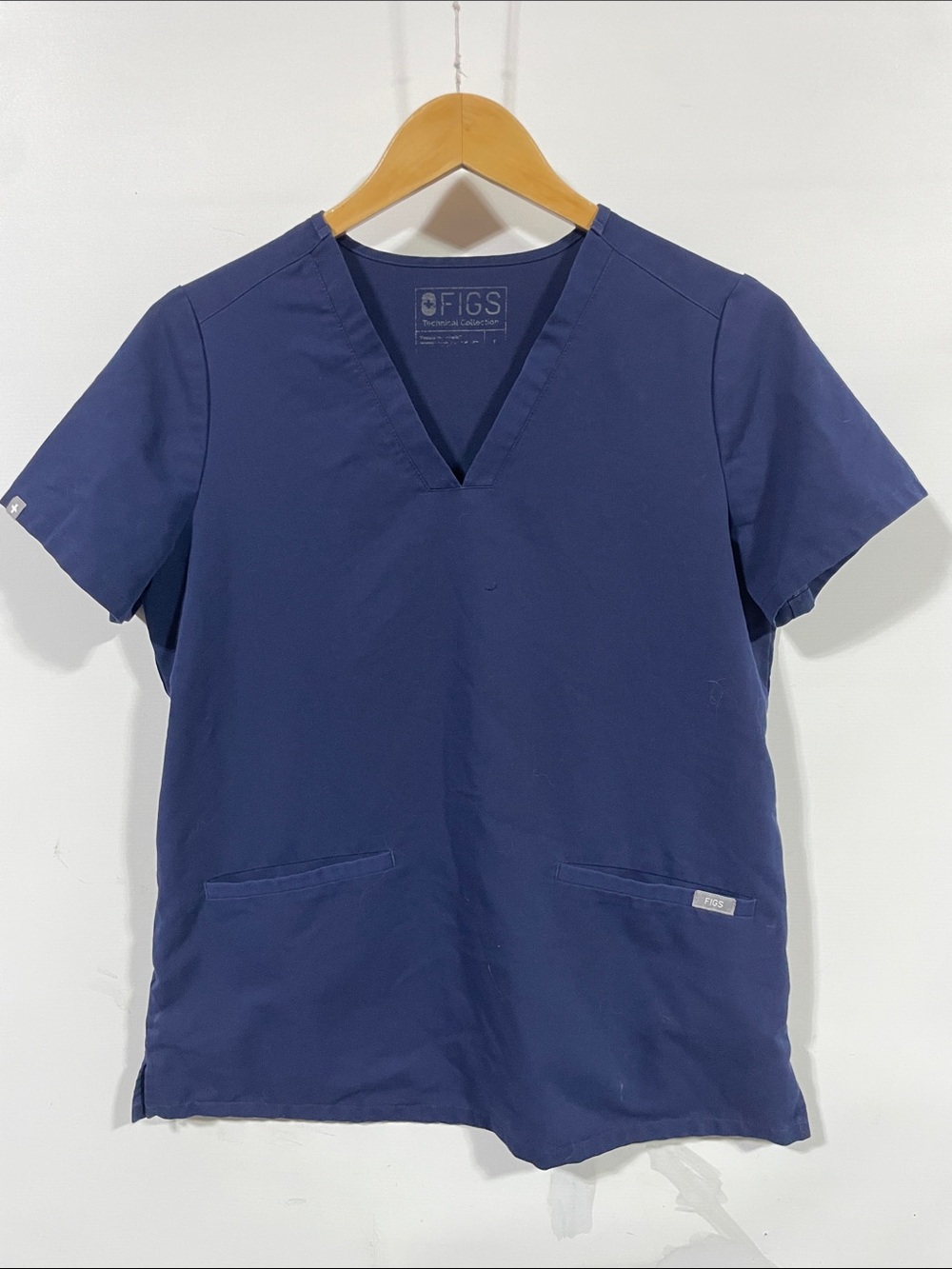 Figs Men's Navy V-Neck Medical Scrub Top
